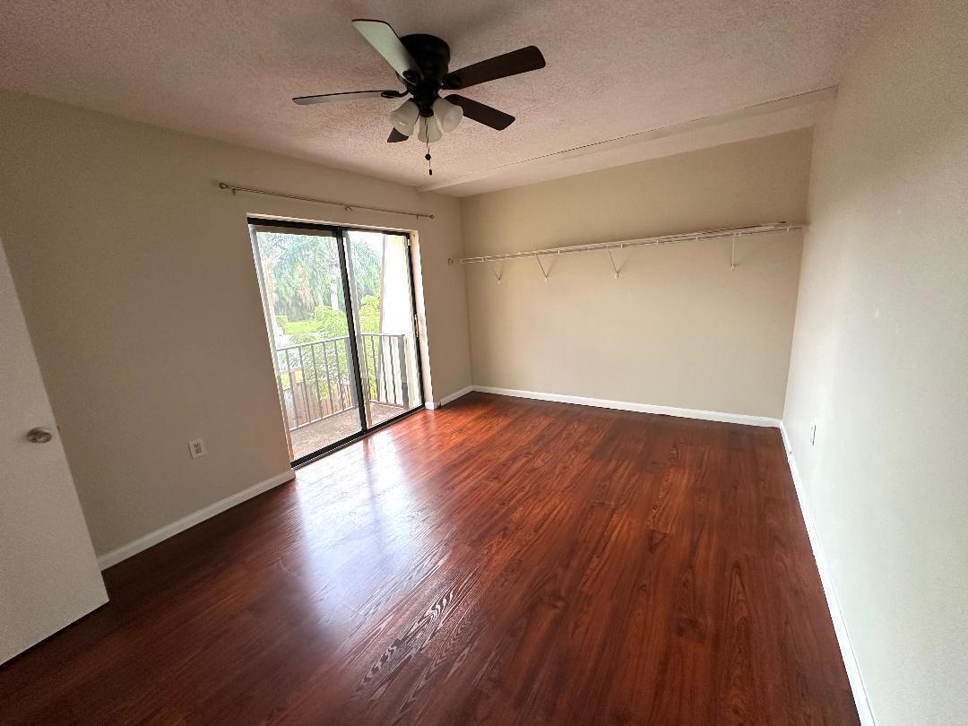 SHERWOOD LAKES - Residential Lease