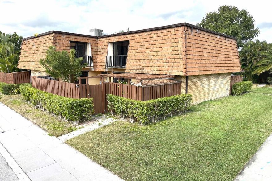 3 bedroom quad for rent, all age community ,