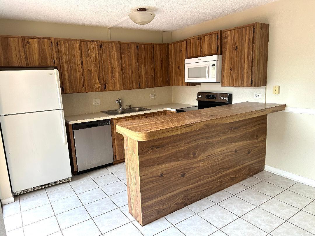 SHERWOOD LAKES - Residential Lease