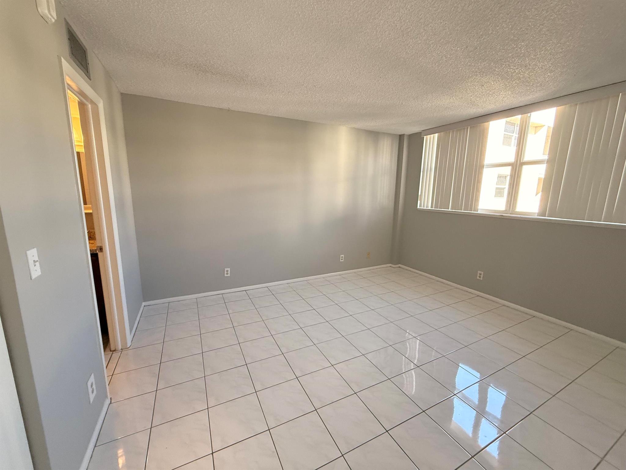 BOCA CONDO - Residential Lease