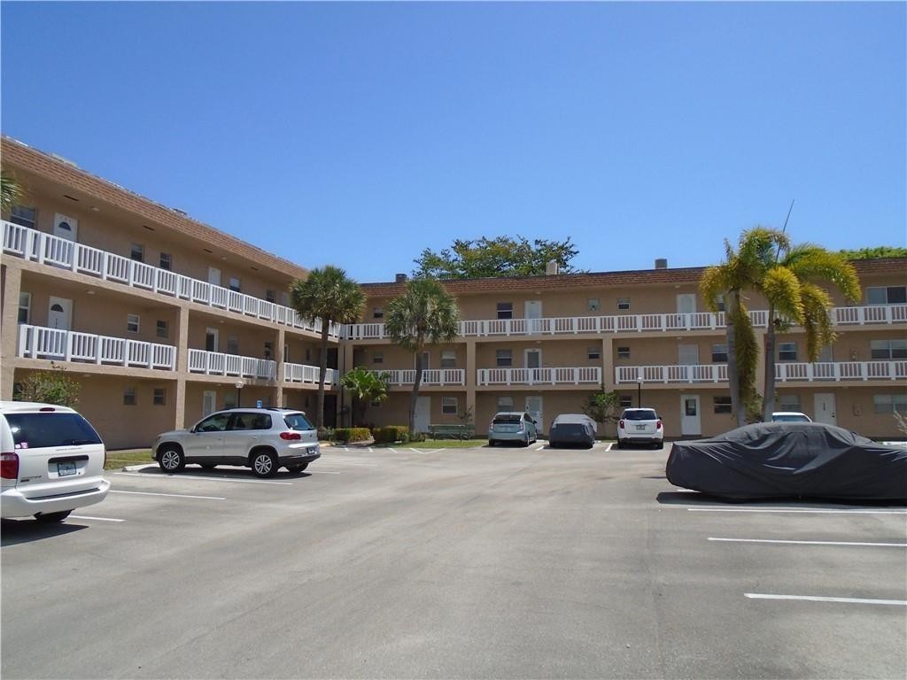 Natura Condo 4 - Residential Lease