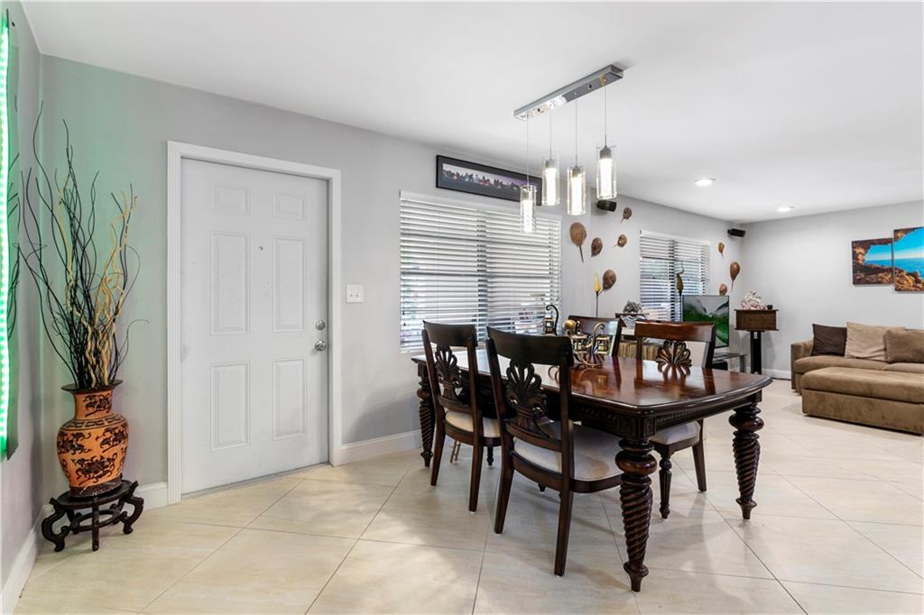 COLLIER MANOR 3RD ADD - Residential