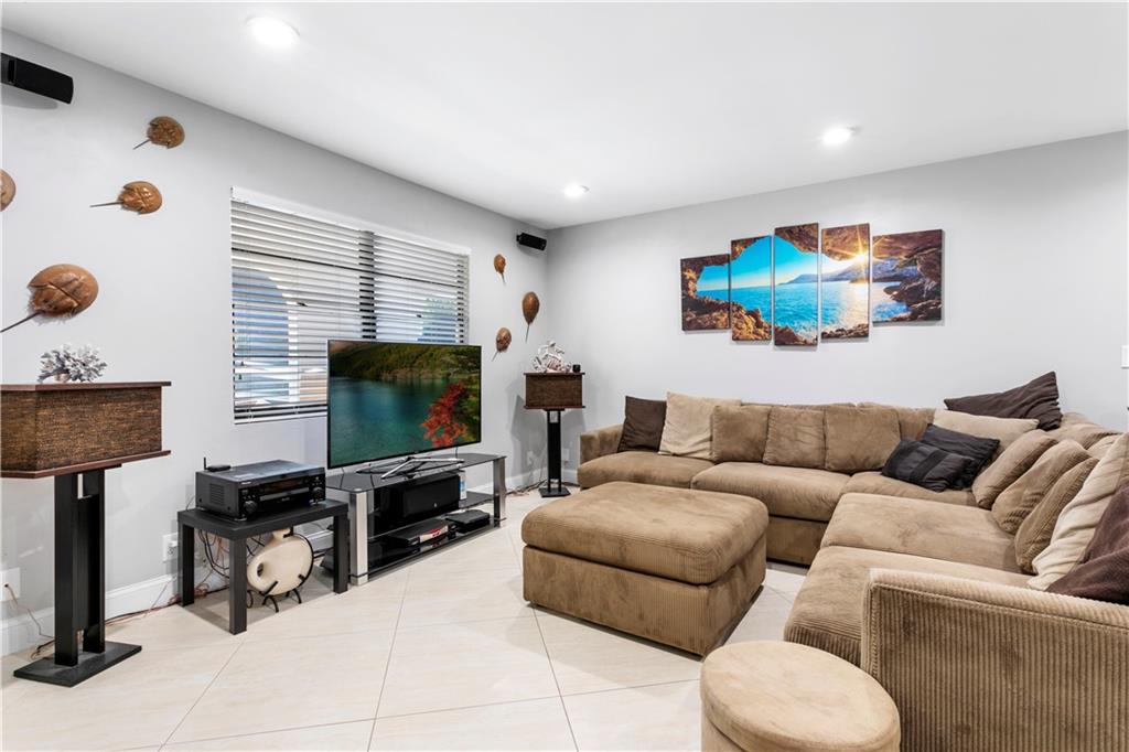 COLLIER MANOR 3RD ADD - Residential
