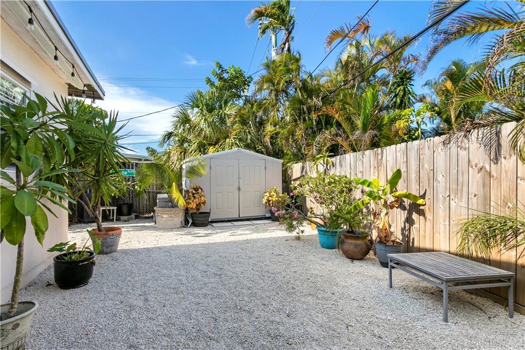COLLIER MANOR 3RD ADD - Residential