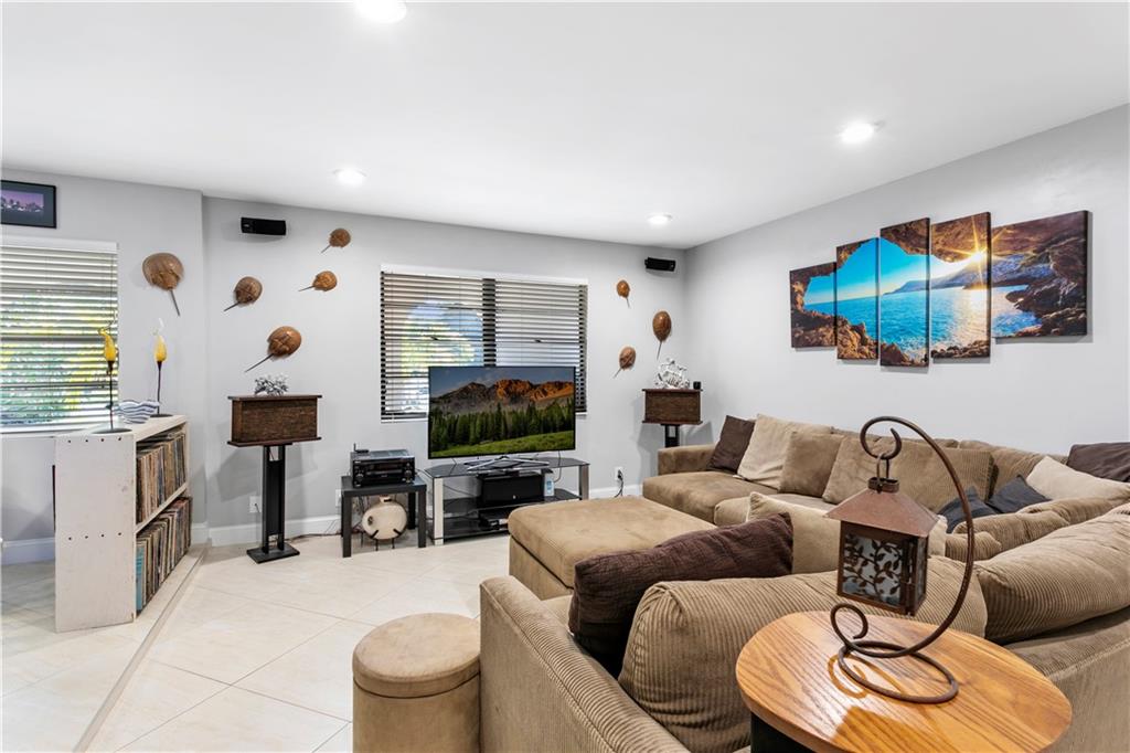 COLLIER MANOR 3RD ADD - Residential