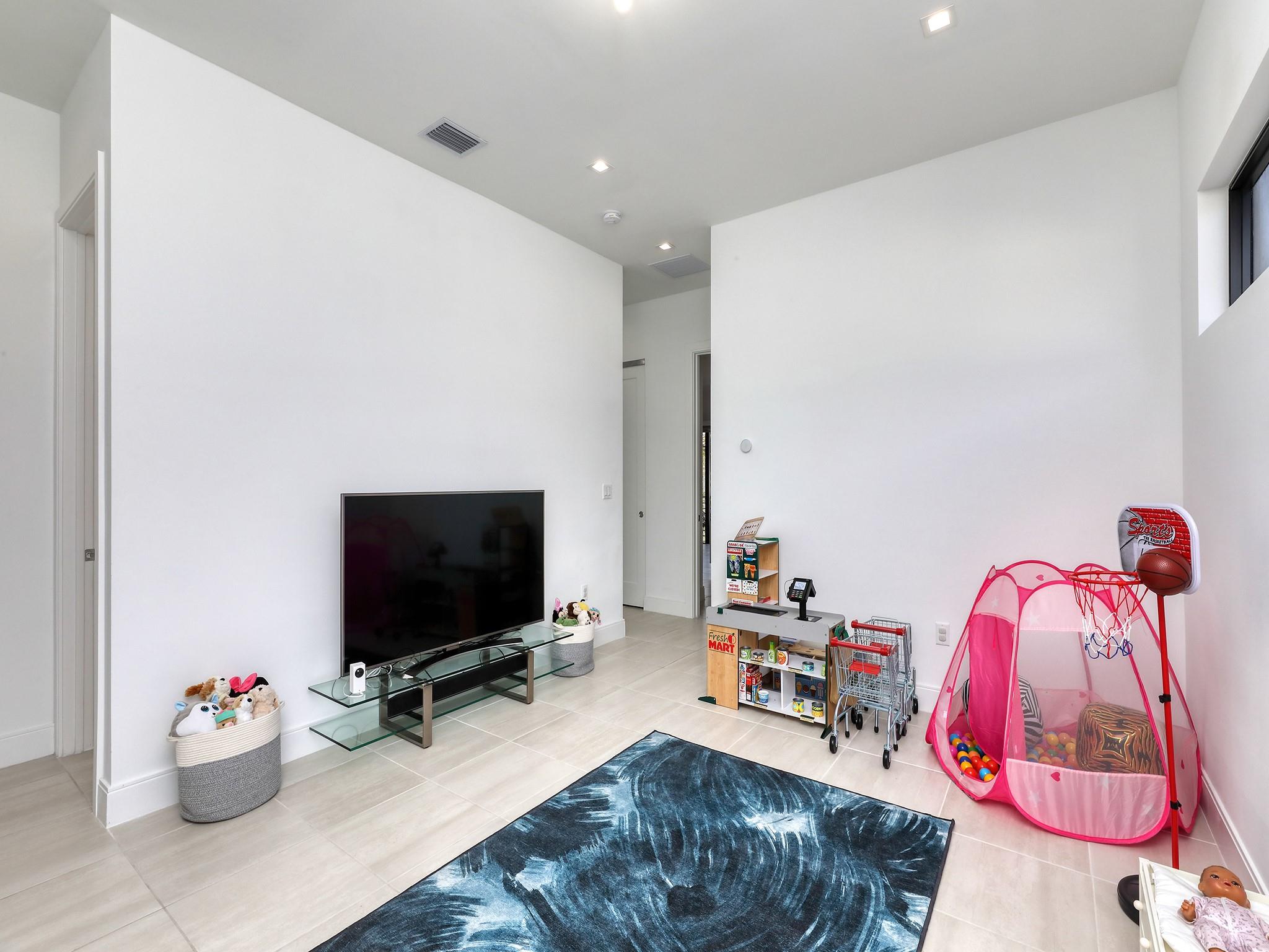 Canarias East - Residential