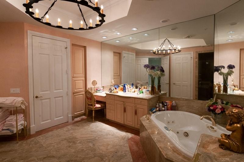 ONE WATERMARK PLACE OF THE PALM BEACHES - Residential