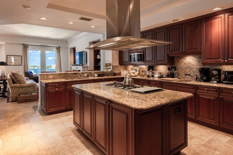 ONE WATERMARK PLACE OF THE PALM BEACHES - Residential