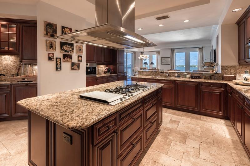 ONE WATERMARK PLACE OF THE PALM BEACHES - Residential