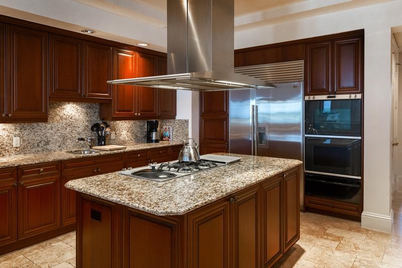 ONE WATERMARK PLACE OF THE PALM BEACHES - Residential