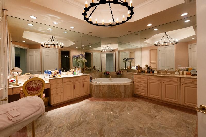 ONE WATERMARK PLACE OF THE PALM BEACHES - Residential