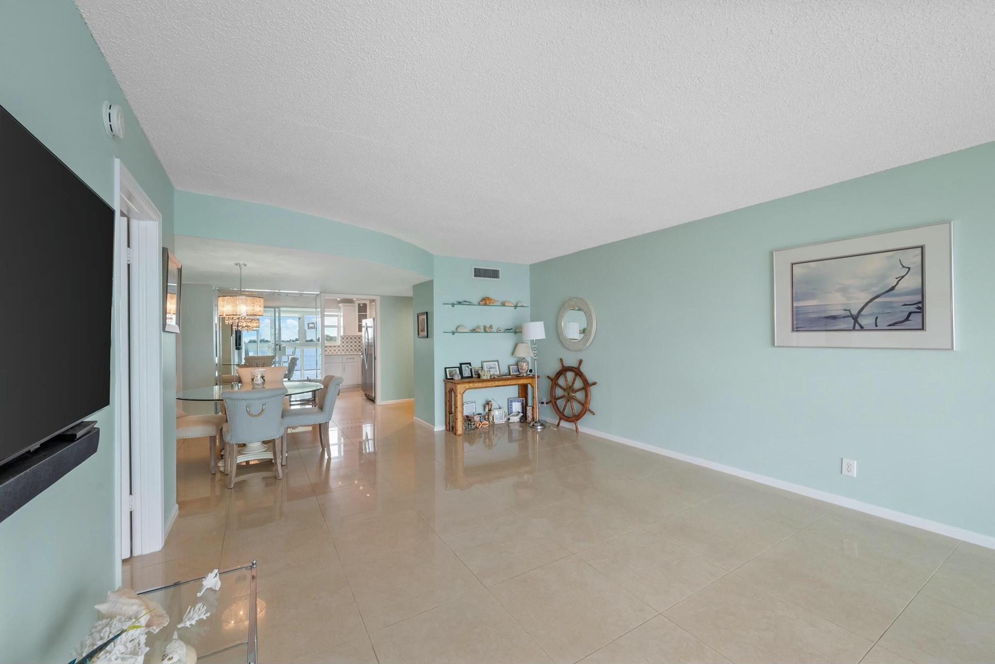 401 Lake Shore Drive 705