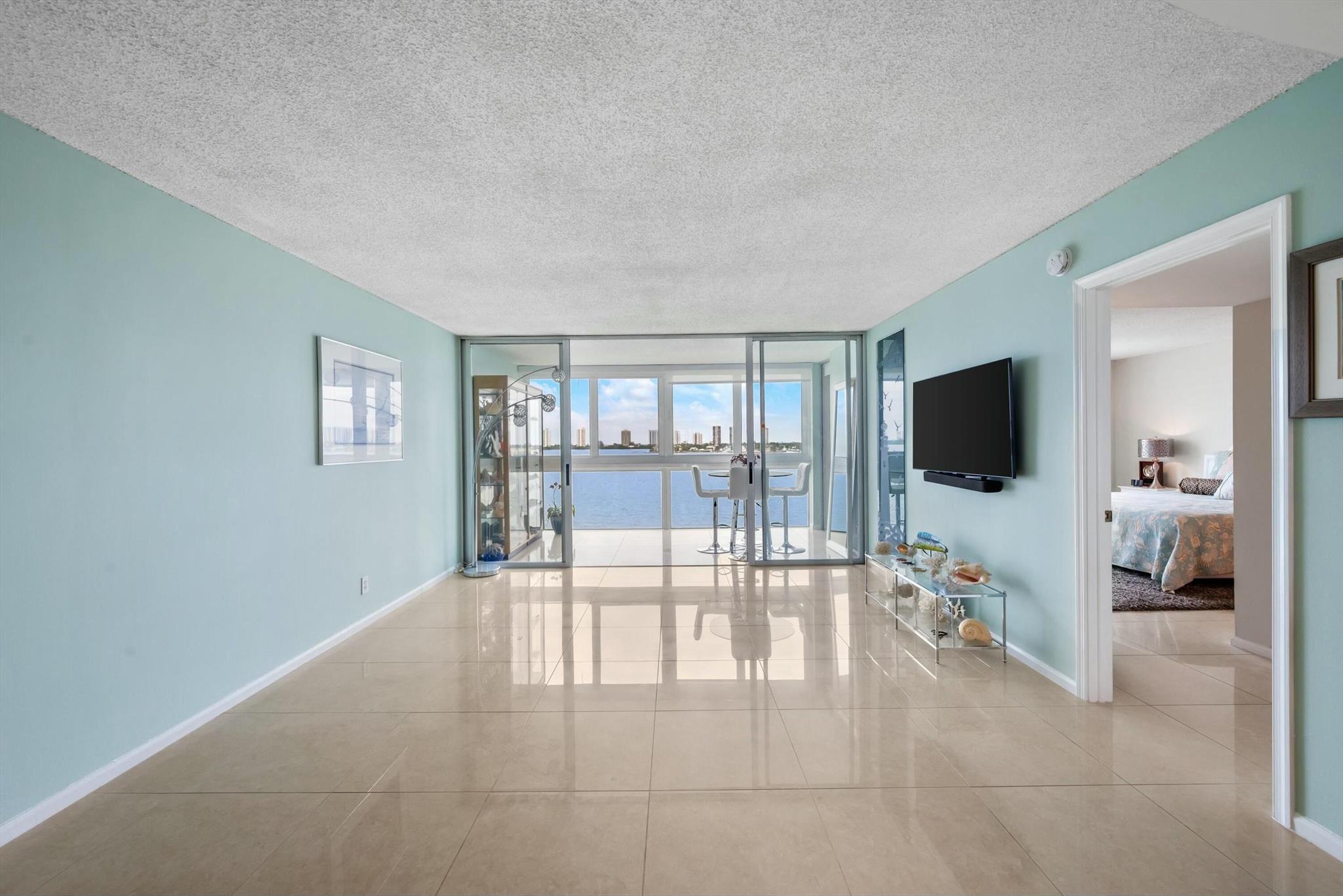 401 Lake Shore Drive 705