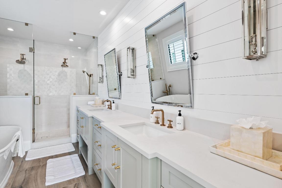 Las Olas Isles - Residential