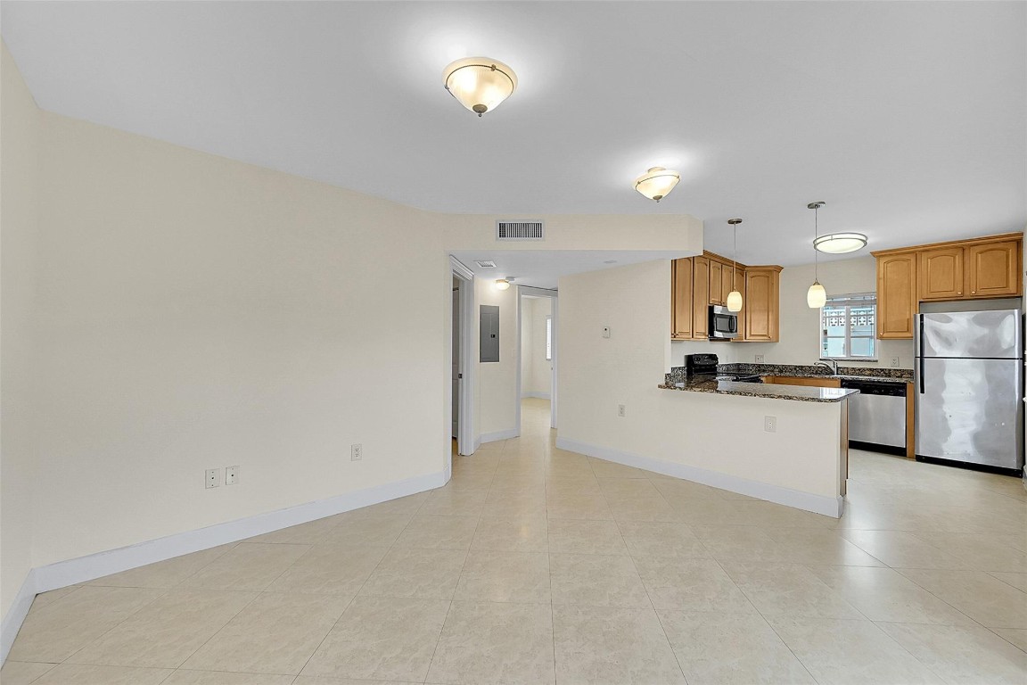 410 SW 15th Street 106