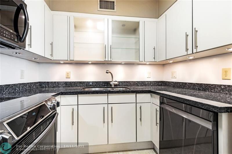 2335 SW 22nd Avenue 104