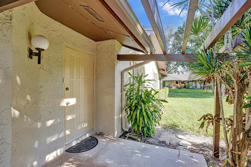Photo of 10112 Marwood Place, Boynton Beach, FL 33437 (MLS # R11122451)