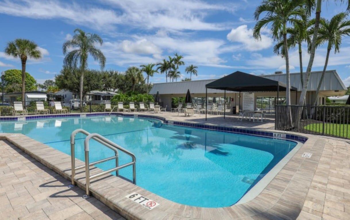 DEERFIELD LAKE - Residential