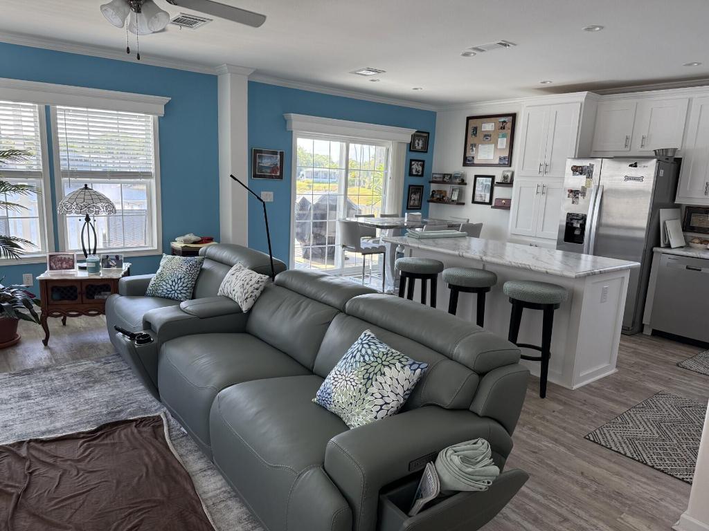 DEERFIELD LAKE - Residential