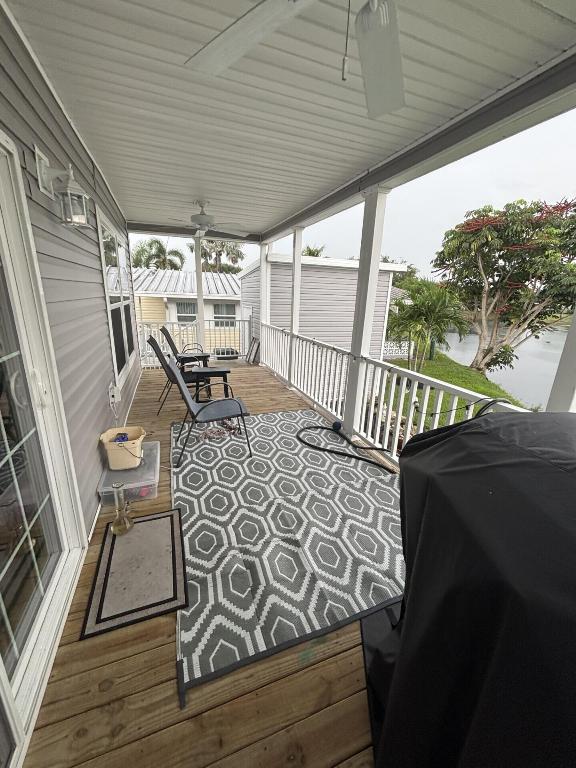 DEERFIELD LAKE - Residential