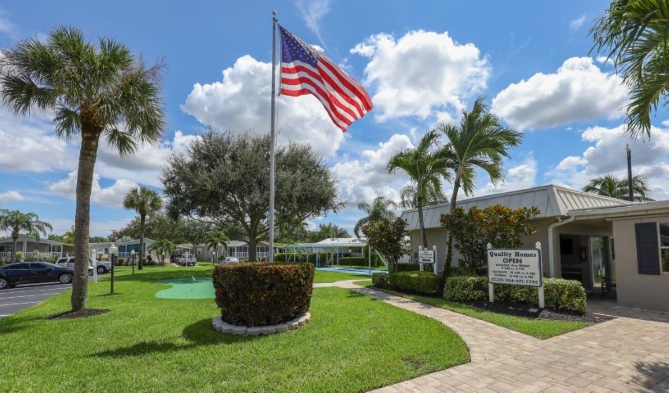 DEERFIELD LAKE - Residential