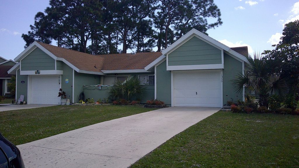 Photo of 1350 SE La Haven Court, Port Saint Lucie, FL 34952 (MLS # B26022896)