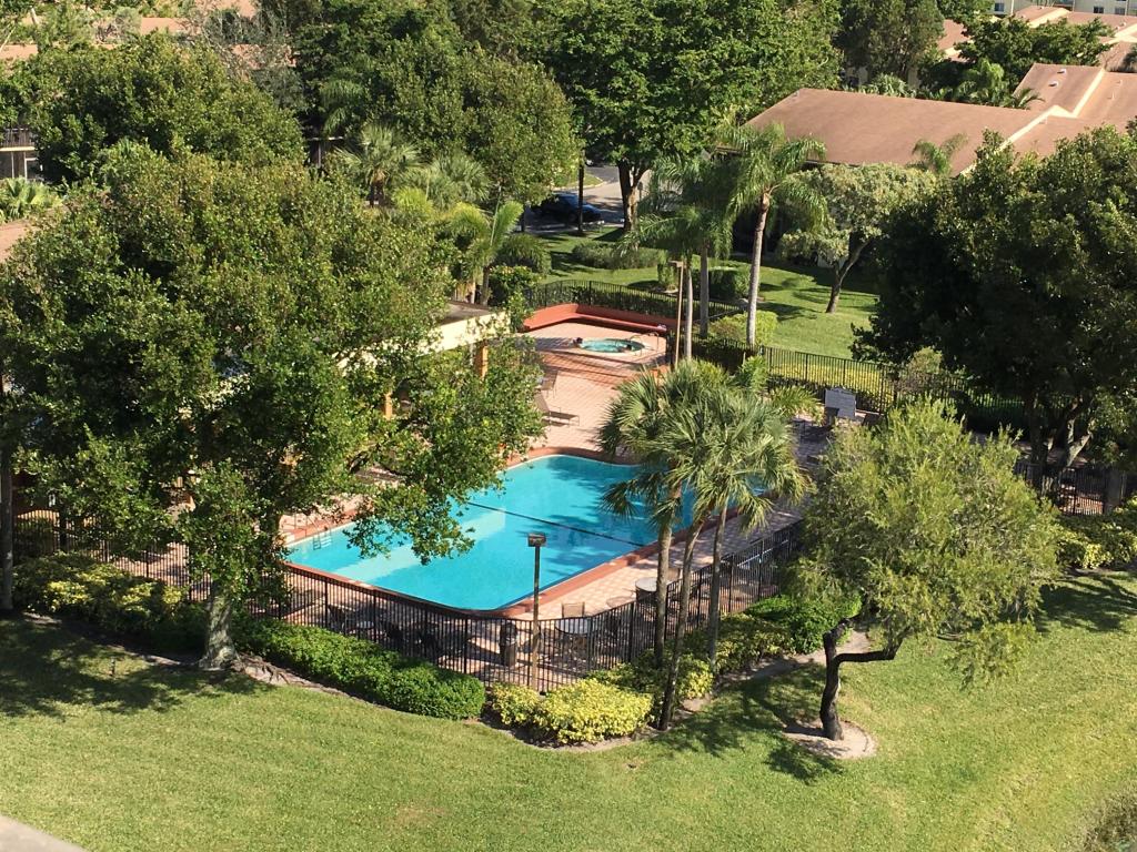 CLEARWATER OF MEADOWLAKES CONDO - Residential Lease