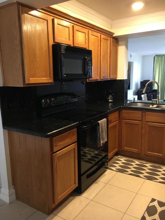 CLEARWATER OF MEADOWLAKES CONDO - Residential Lease