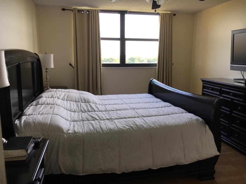 CLEARWATER OF MEADOWLAKES CONDO - Residential Lease