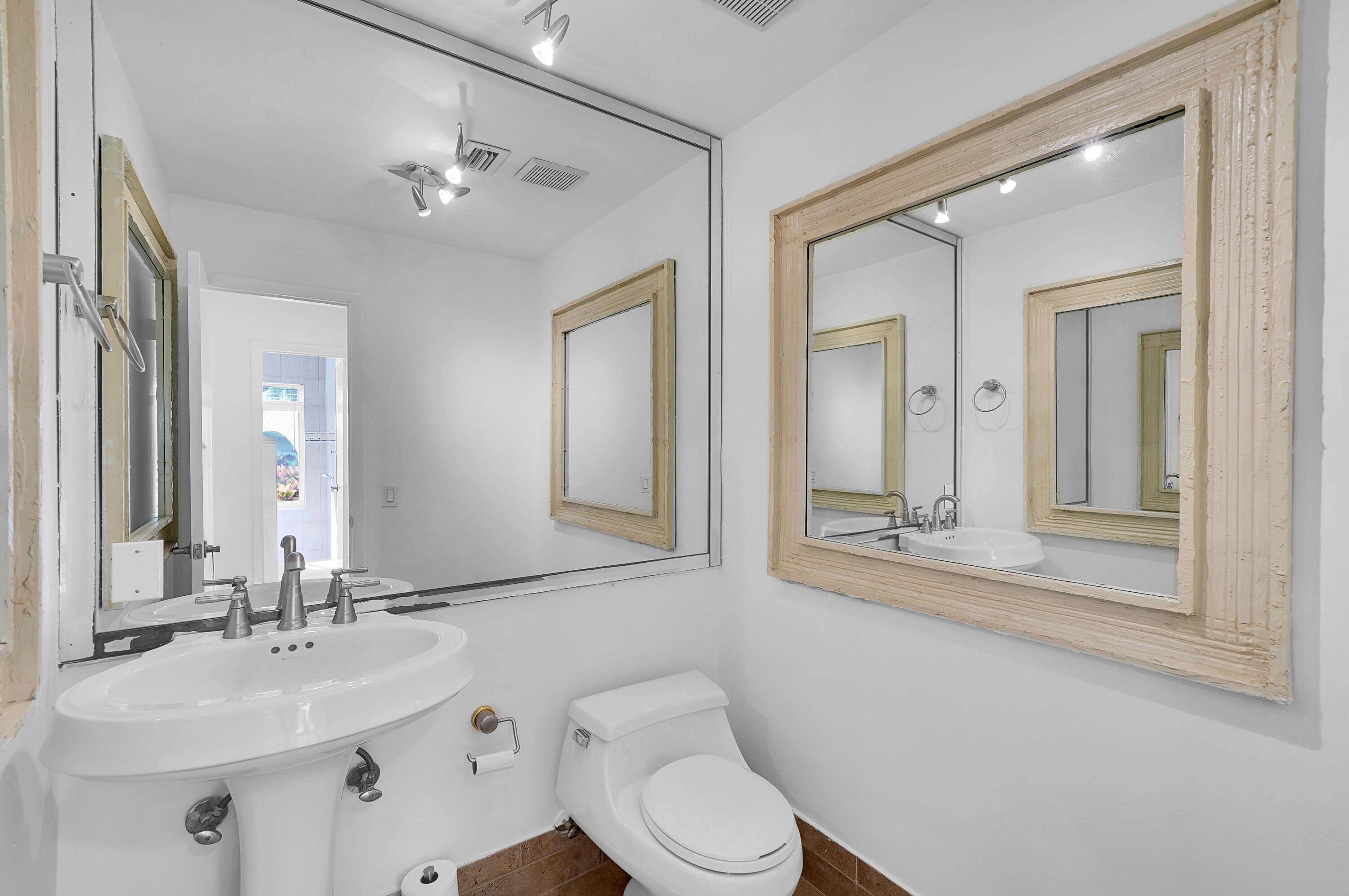 Colonnade/Boca Tierra - Residential