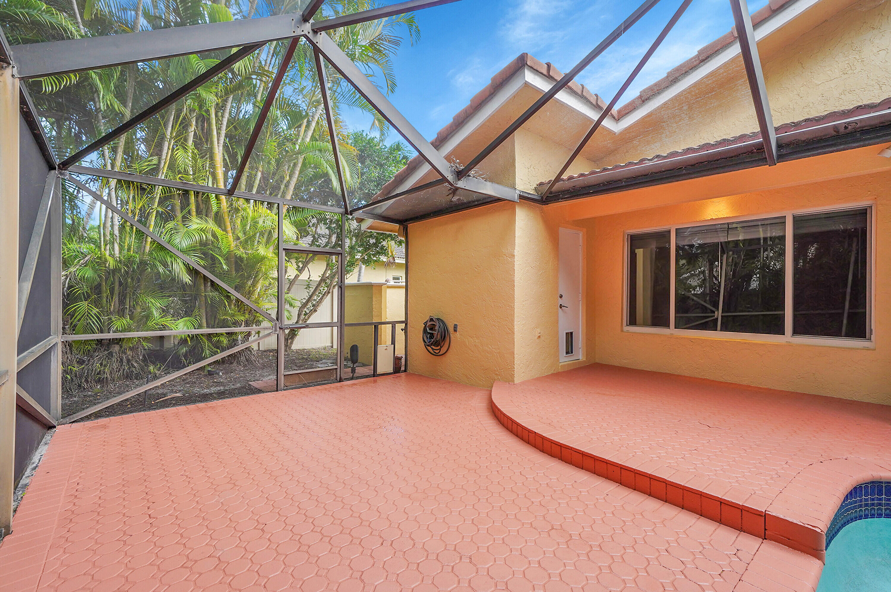 Colonnade/Boca Tierra - Residential