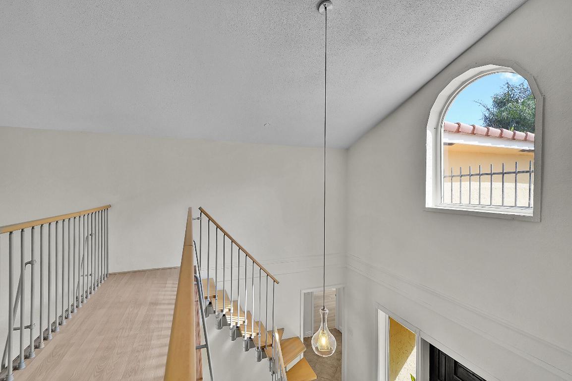 Colonnade/Boca Tierra - Residential