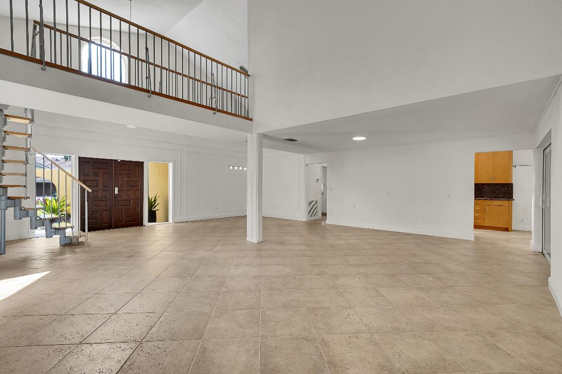 Colonnade/Boca Tierra - Residential