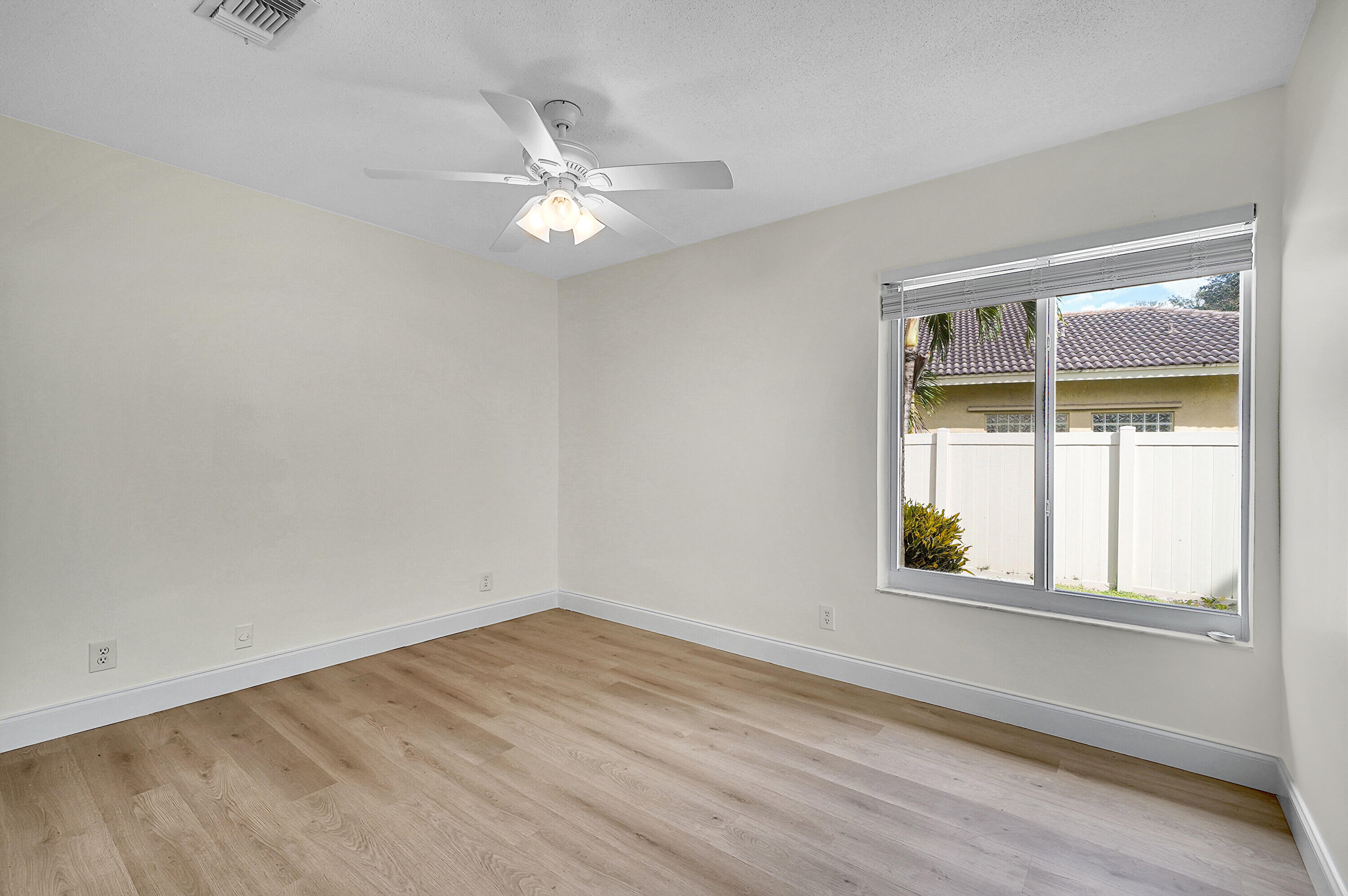 Colonnade/Boca Tierra - Residential