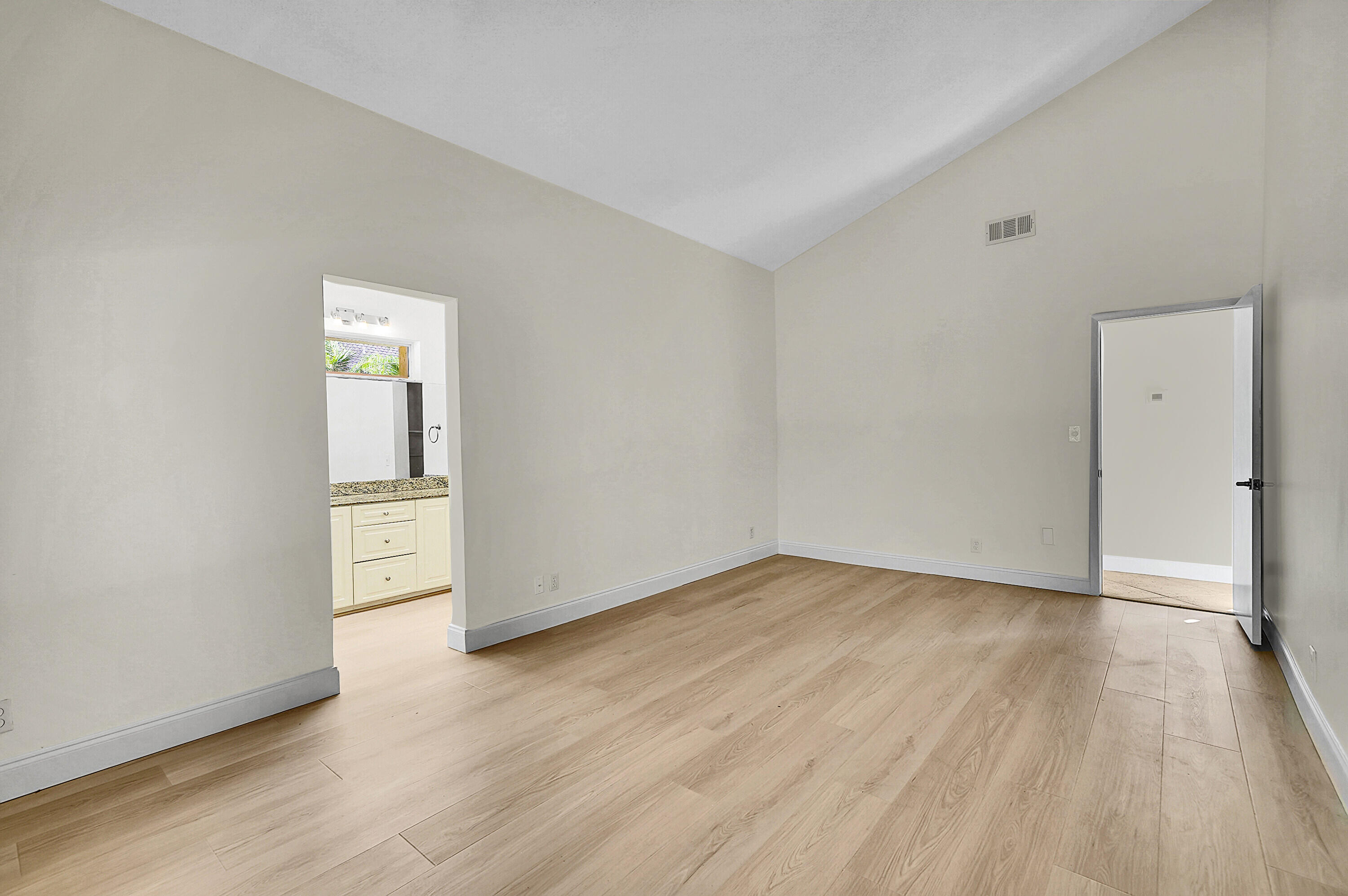 Colonnade/Boca Tierra - Residential