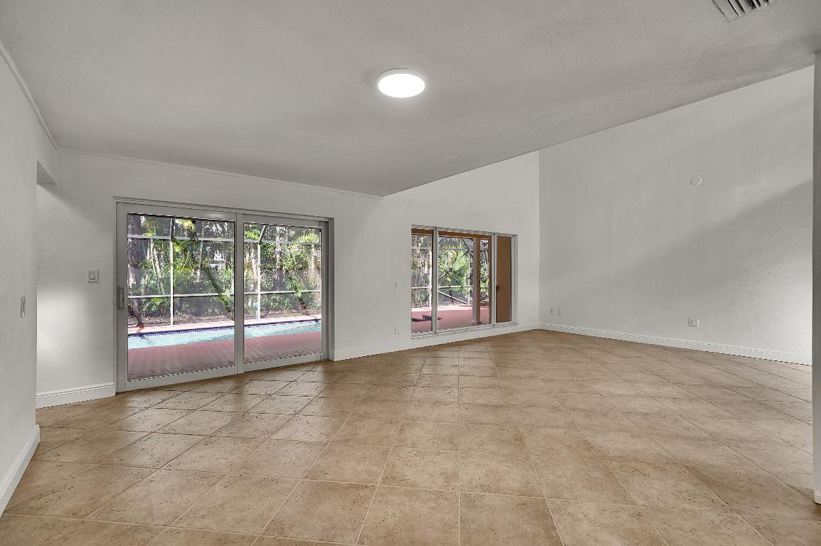 Colonnade/Boca Tierra - Residential