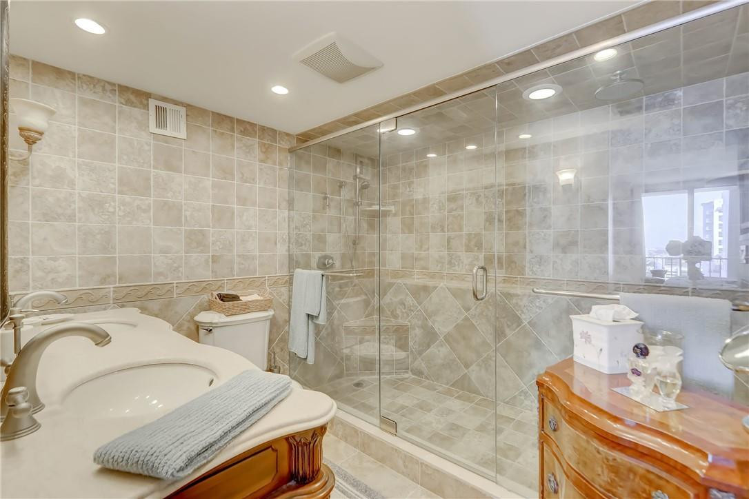 CRYSTAL TOWER - Residential