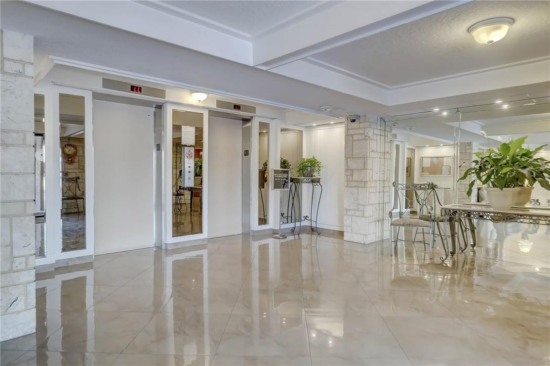 CRYSTAL TOWER - Residential