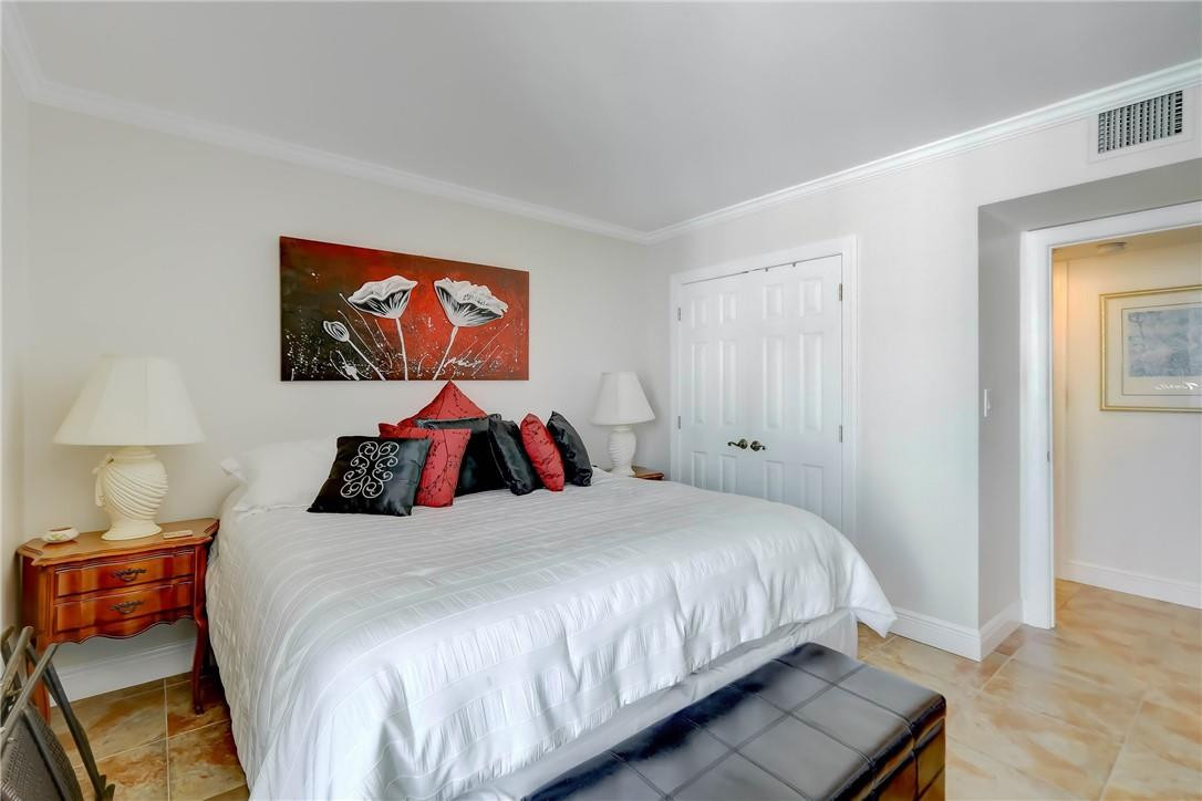 CRYSTAL TOWER - Residential