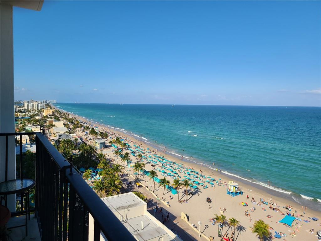 CRYSTAL TOWER - Residential