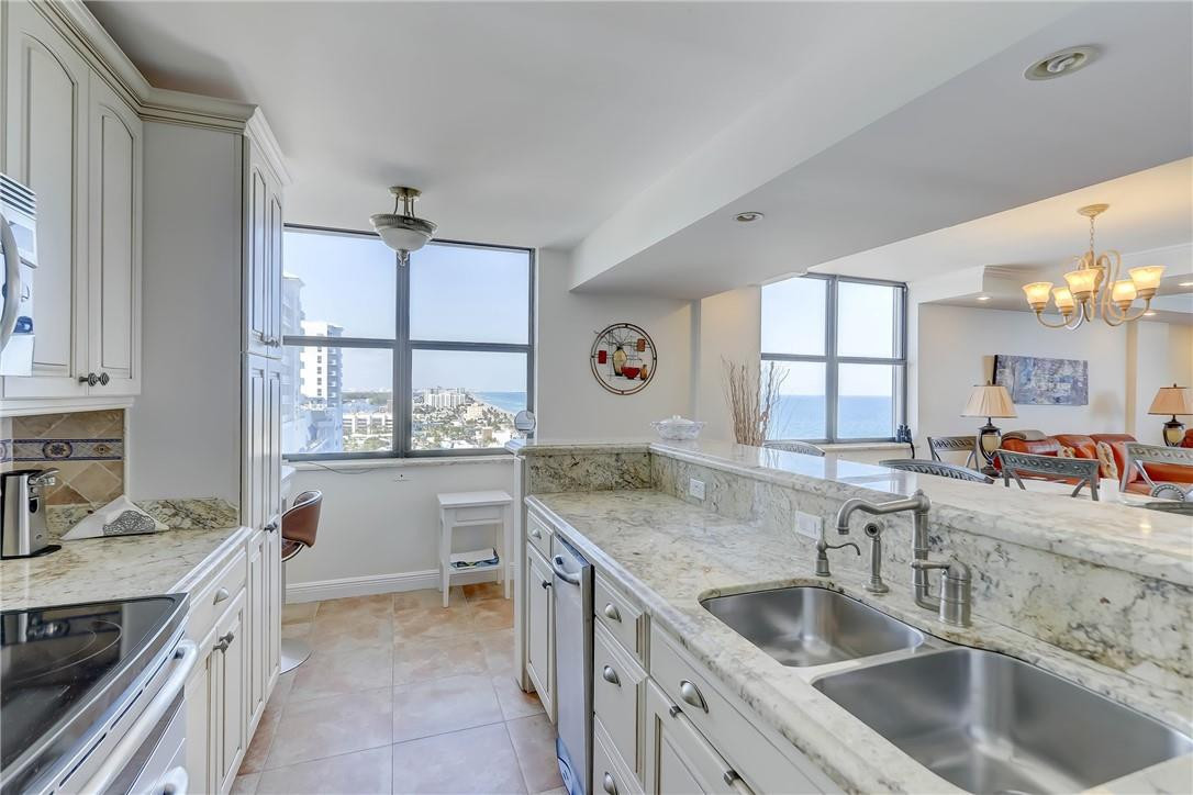 CRYSTAL TOWER - Residential