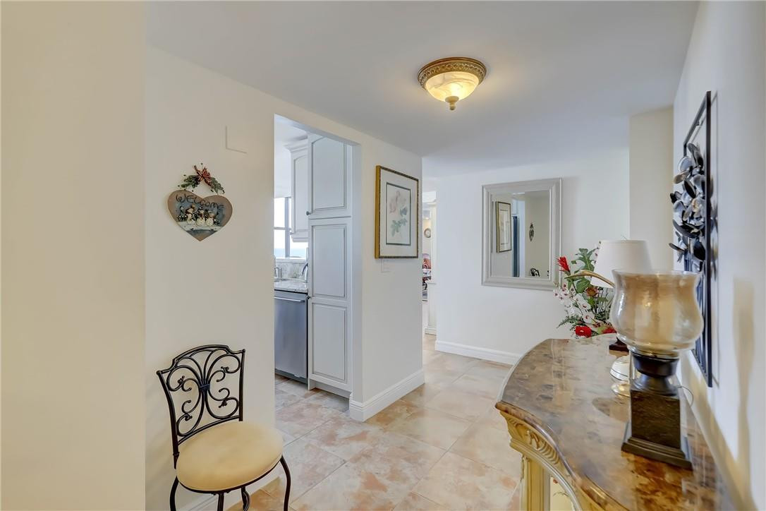 CRYSTAL TOWER - Residential