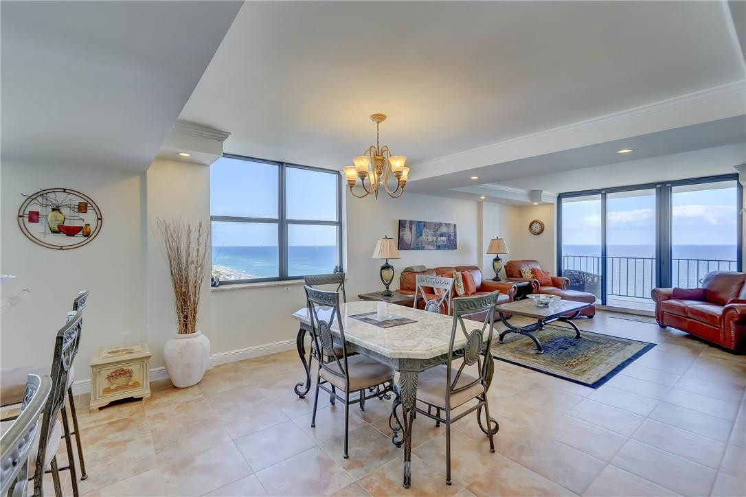 CRYSTAL TOWER - Residential