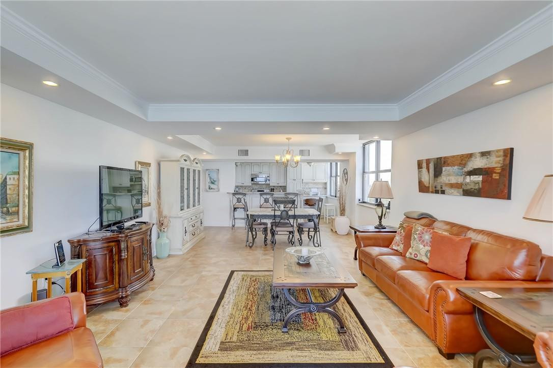 CRYSTAL TOWER - Residential