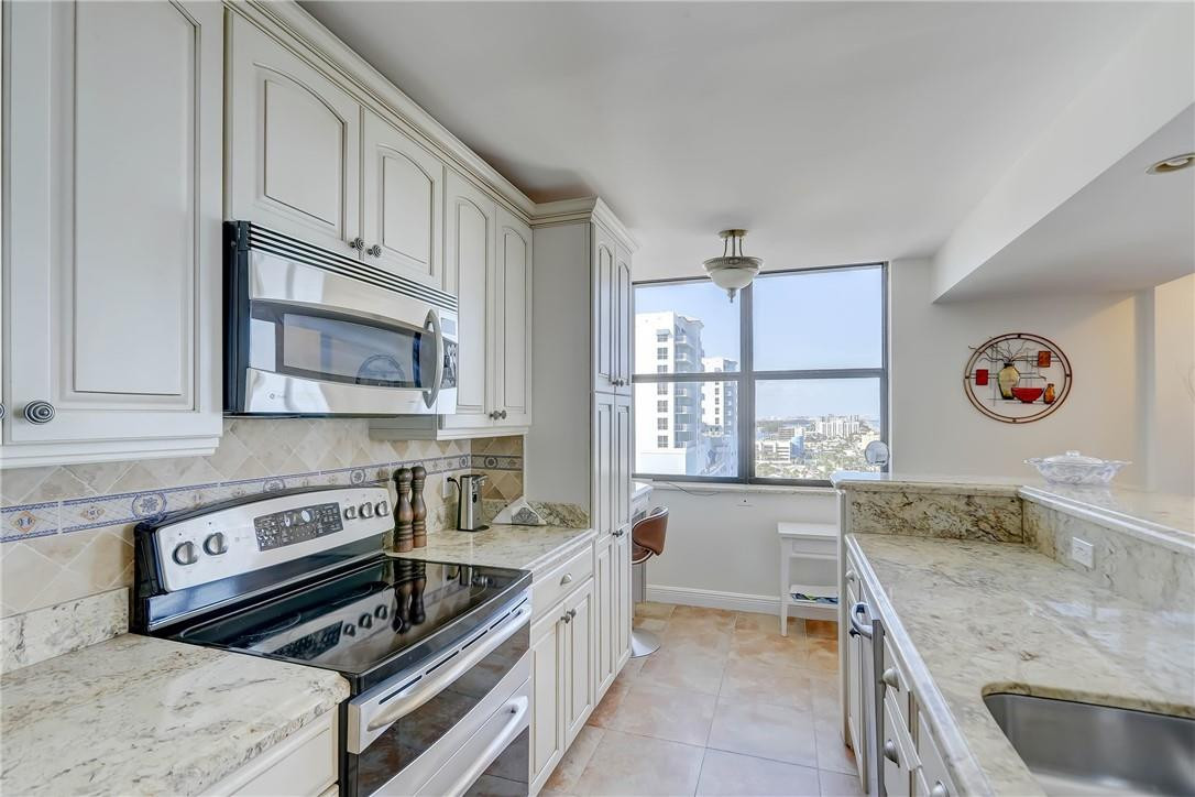 CRYSTAL TOWER - Residential