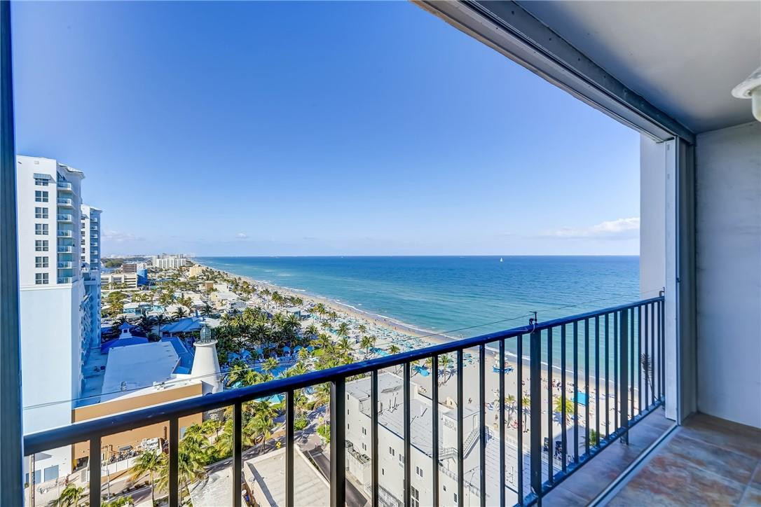 CRYSTAL TOWER - Residential