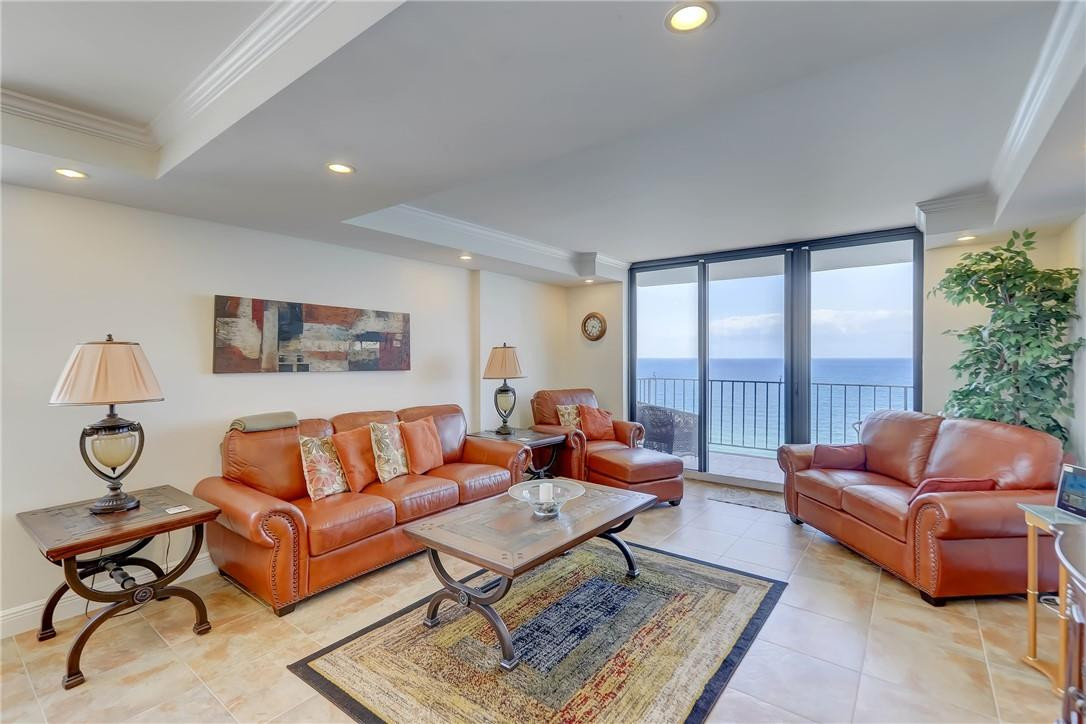 CRYSTAL TOWER - Residential