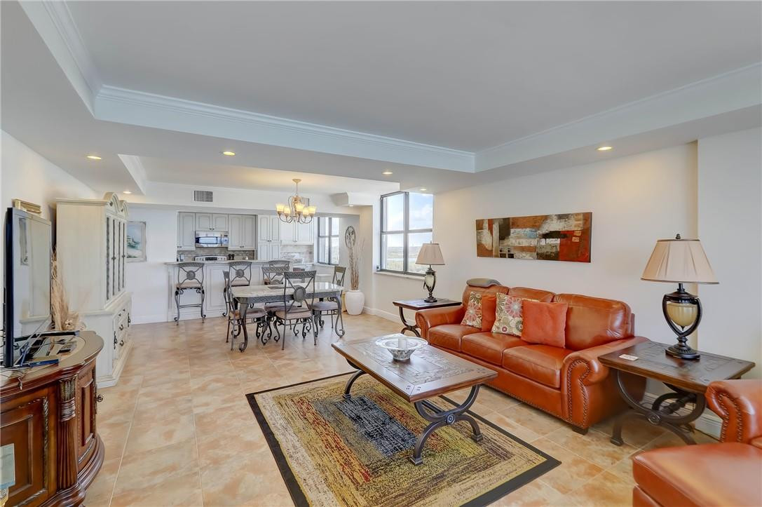 CRYSTAL TOWER - Residential