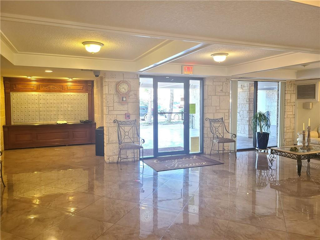 CRYSTAL TOWER - Residential