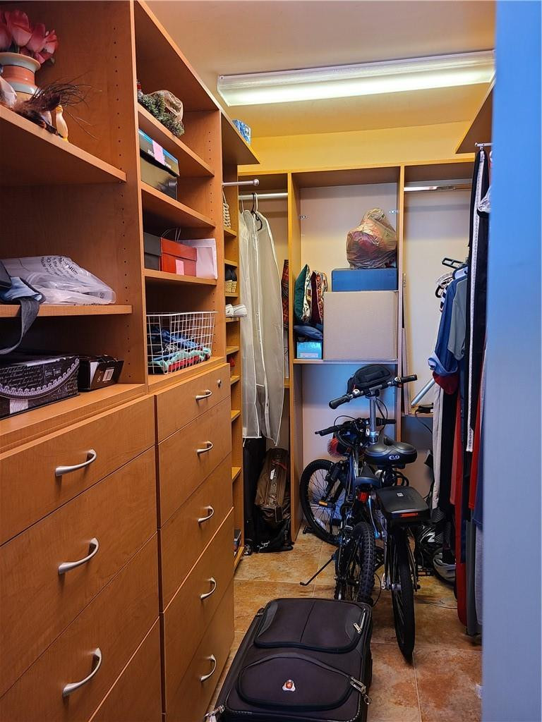 CRYSTAL TOWER - Residential